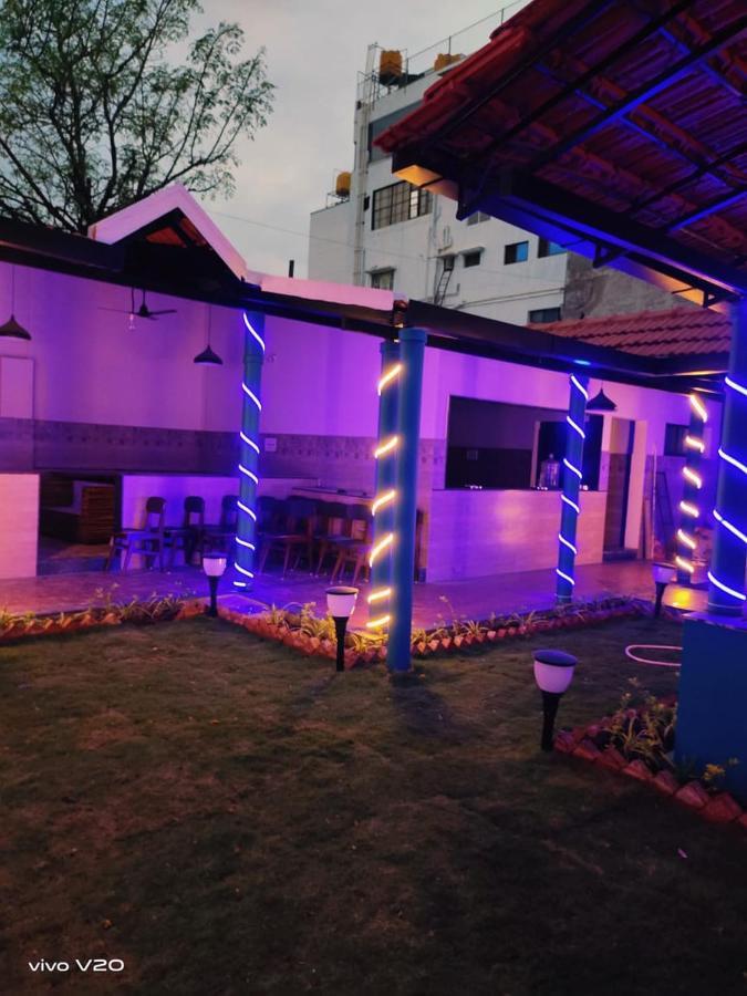 Hôtel M G Residency à Chikmagalūr Extérieur photo