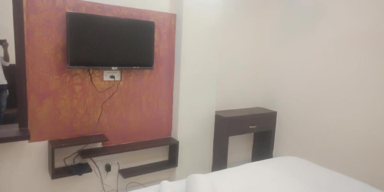 Hôtel M G Residency à Chikmagalūr Extérieur photo