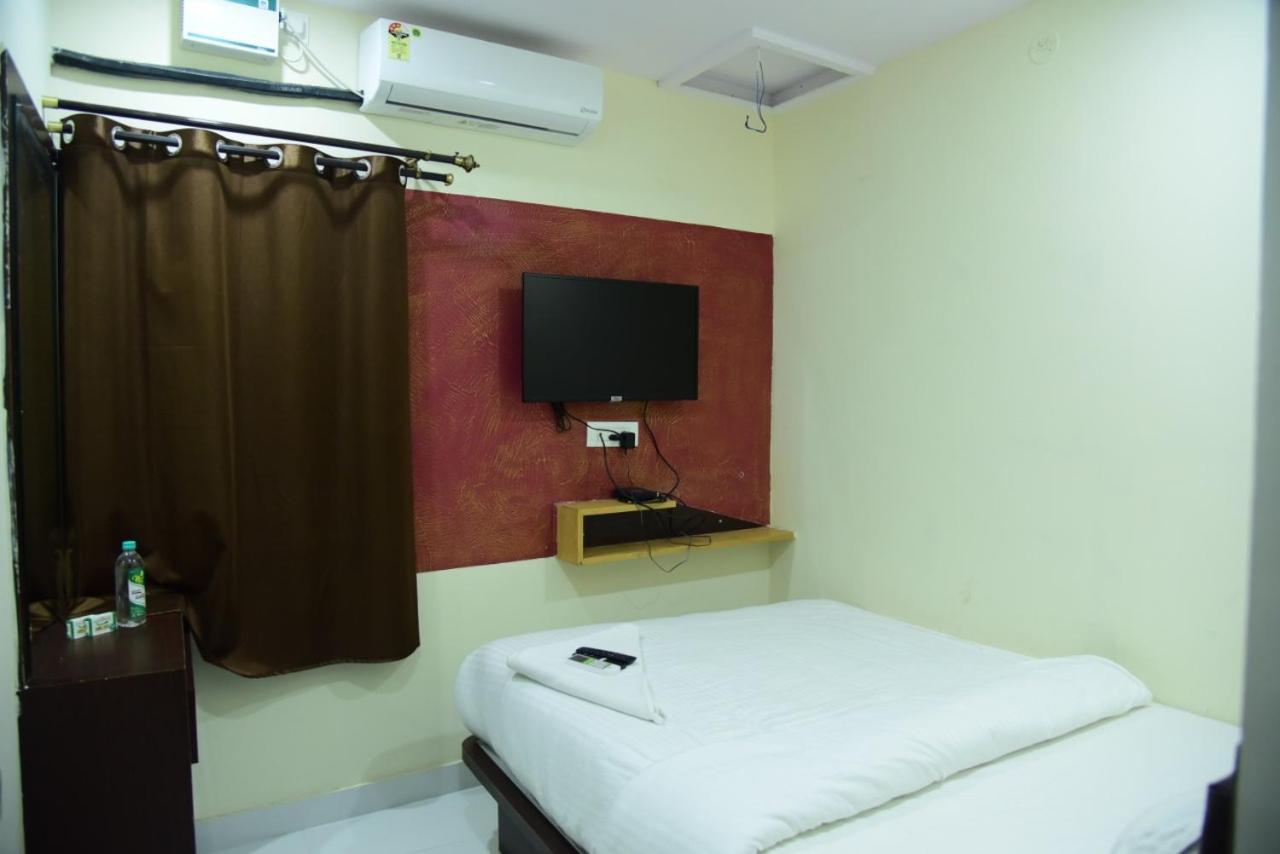 Hôtel M G Residency à Chikmagalūr Extérieur photo