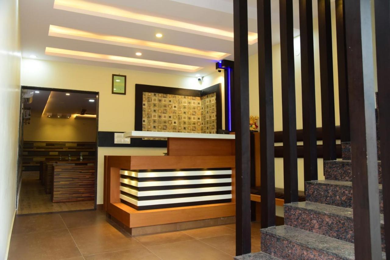 Hôtel M G Residency à Chikmagalūr Extérieur photo