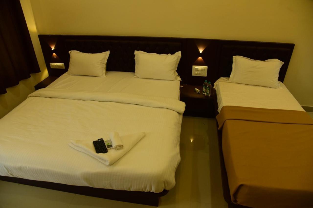 Hôtel M G Residency à Chikmagalūr Extérieur photo